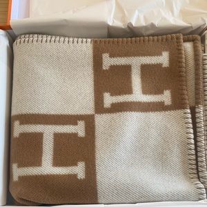 Hermes Classic Avalon Ecru Blanket